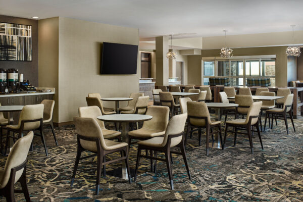 RI-RAPRI-Public_Space-BreakfastArea-Wide_2