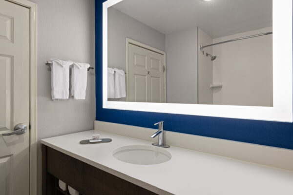 Bathroom_Standard_Tub 2-low res